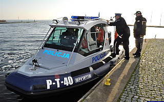 Giżyccy policjanci lepiej zadbają o bezpieczeństwo nad wodą. Komenda otrzymała nową łódź